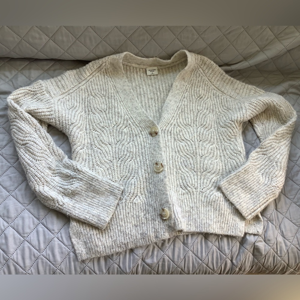 Abercrombie cable knit cardigan